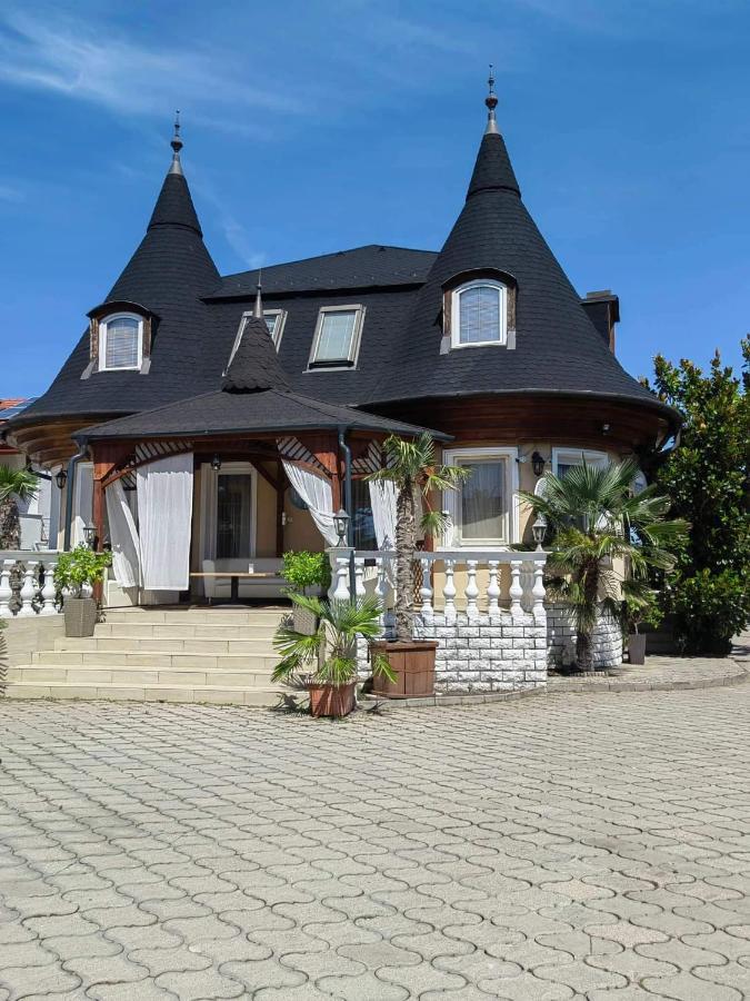 Kastely Villa Keszthely Exteriör bild